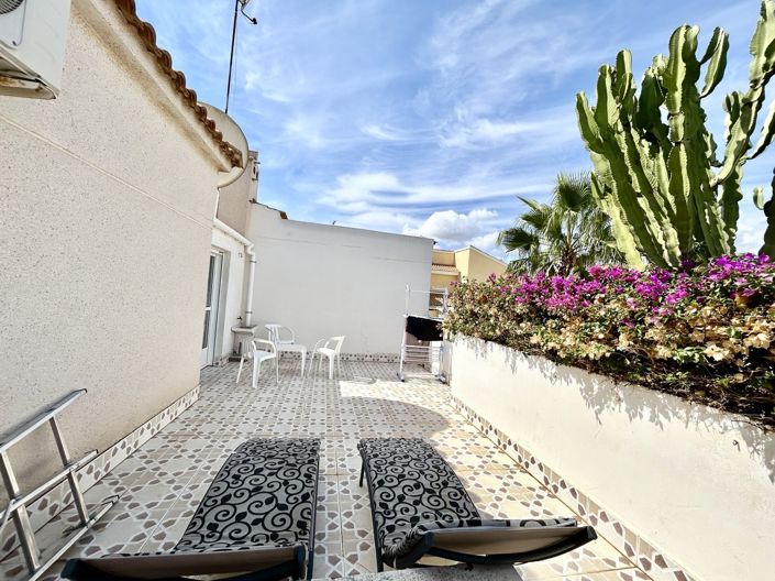 Image No.21-2 Bed Townhouse for sale