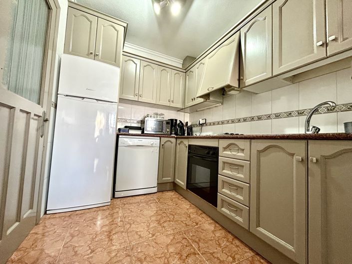 Image No.9-2 Bed Townhouse for sale
