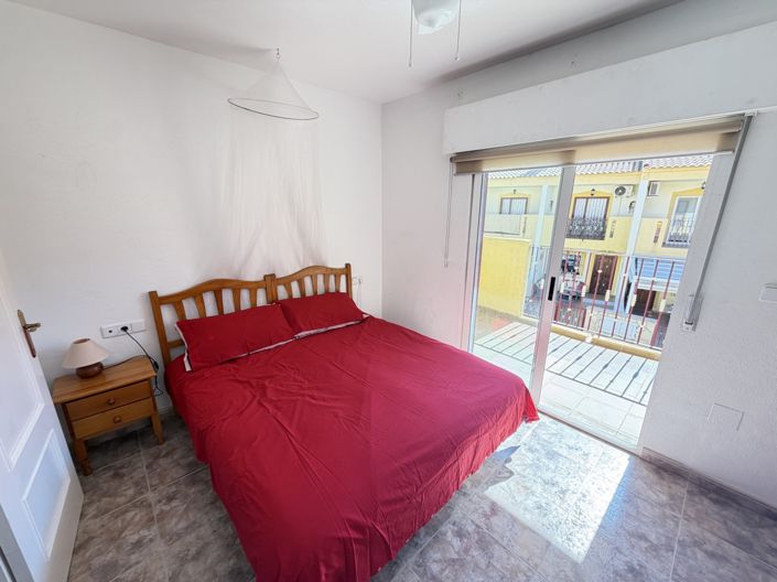 Image No.18-3 Bed Townhouse for sale