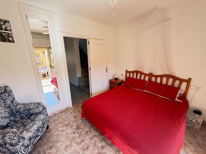Image No.19-3 Bed Townhouse for sale