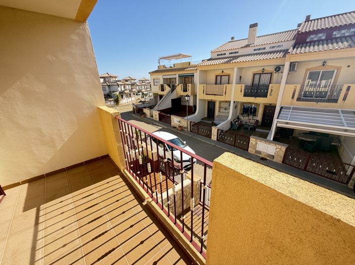 Image No.22-3 Bed Townhouse for sale
