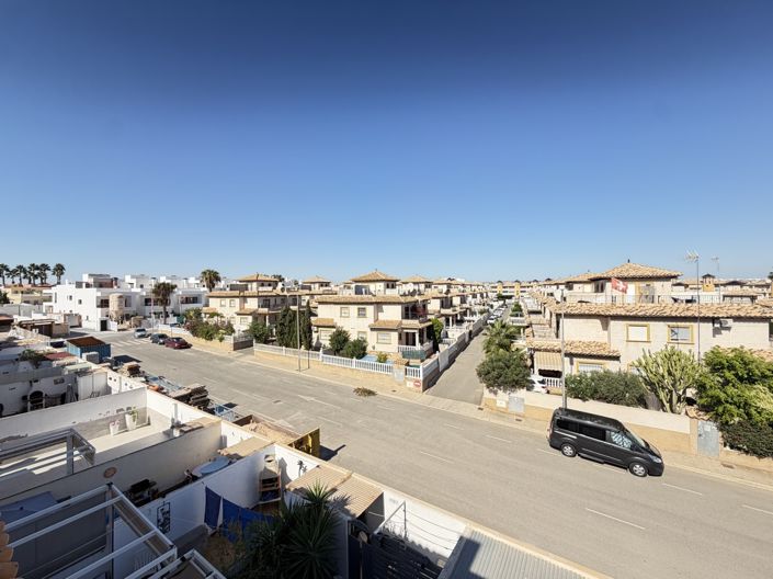 Image No.27-3 Bed Townhouse for sale