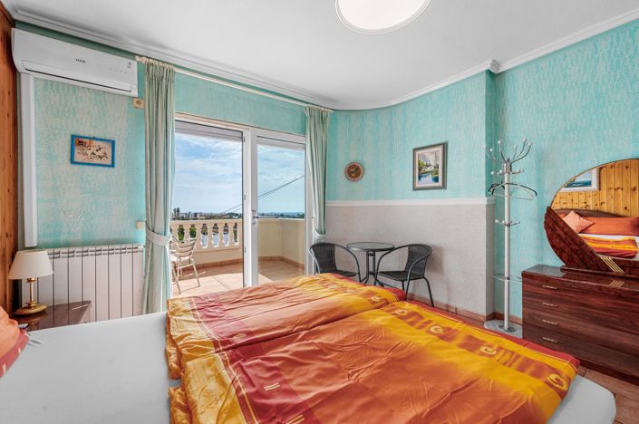Image No.25-2 Bed Villa for sale