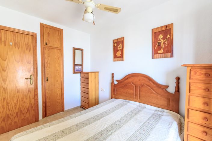 Image No.9-2 Bed Townhouse for sale