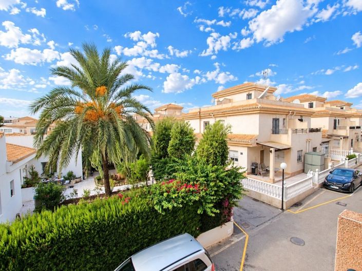 Image No.18-3 Bed Townhouse for sale