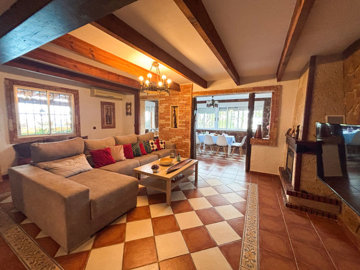 villa-in-jacarilla-4-large