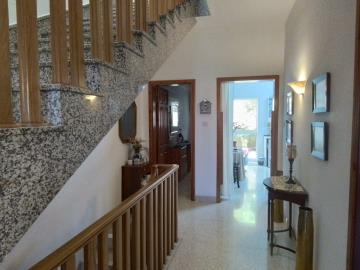 40-hall-way