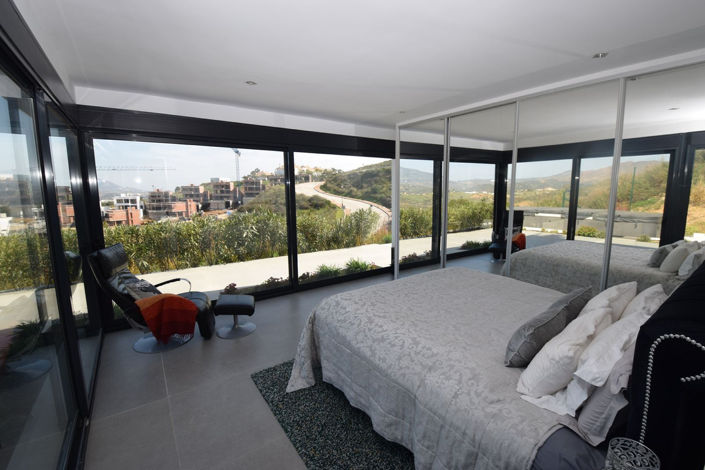 Image No.17-4 Bed Property for sale