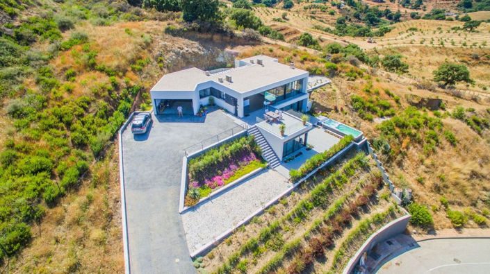 Image No.3-4 Bed Property for sale