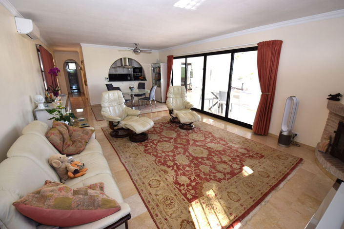 Image No.17-4 Bed Property for sale