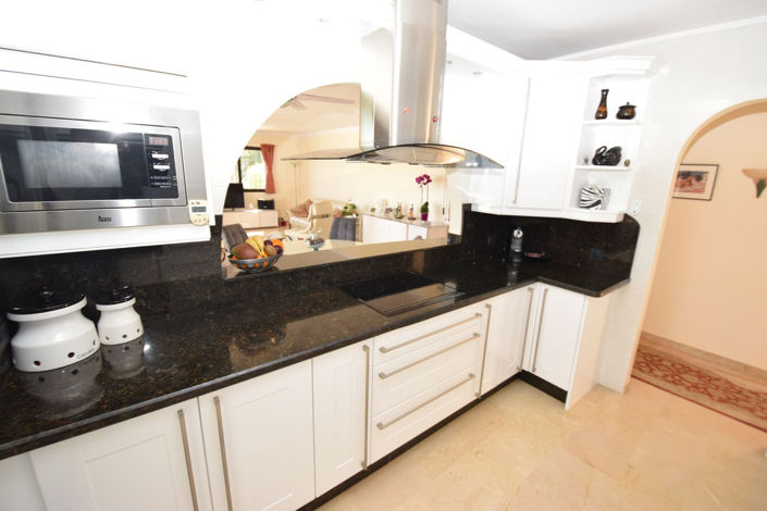 Image No.18-4 Bed Property for sale