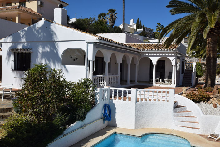 Image No.2-4 Bed Property for sale