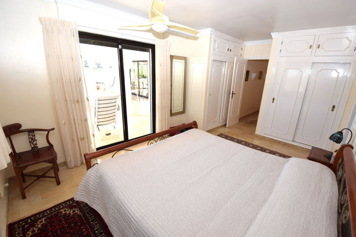 Image No.21-4 Bed Property for sale