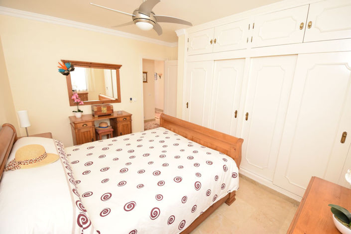 Image No.24-4 Bed Property for sale