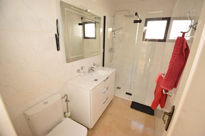 Image No.25-4 Bed Property for sale