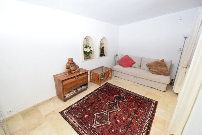 Image No.28-4 Bed Property for sale