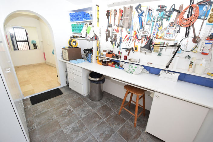 Image No.32-4 Bed Property for sale