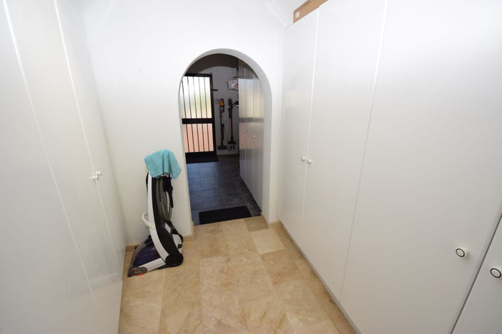 Image No.33-4 Bed Property for sale