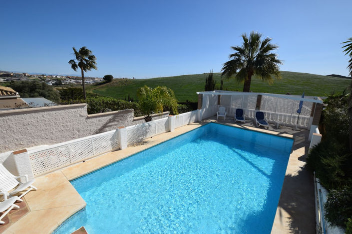 Image No.4-4 Bed Property for sale