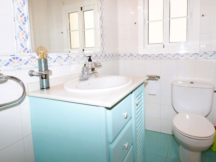 Image No.18-4 Bed Property for sale