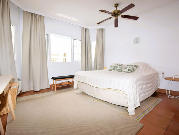 Image No.9-4 Bed Property for sale