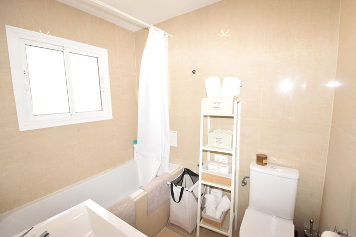 Image No.12-3 Bed Property for sale