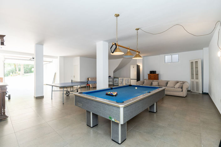 Image No.19-5 Bed Property for sale