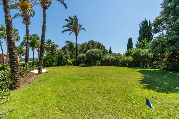 Image No.28-5 Bed Property for sale