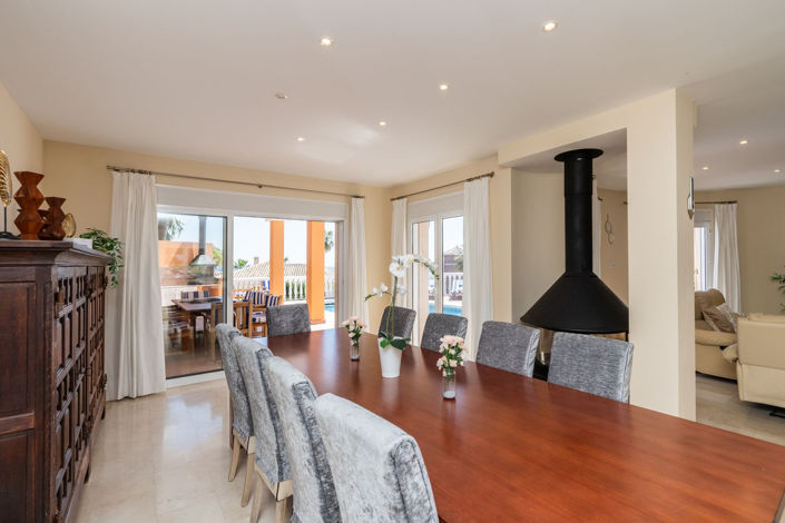 Image No.8-5 Bed Property for sale