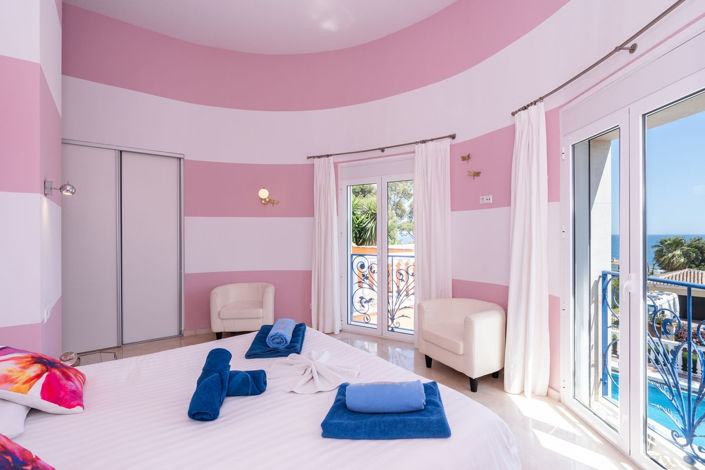 Image No.9-5 Bed Property for sale