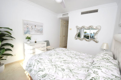 11-20939a0134ad724a8cb2a801094d15a4