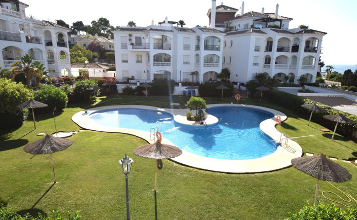 Image No.12-2 Bed Property for sale