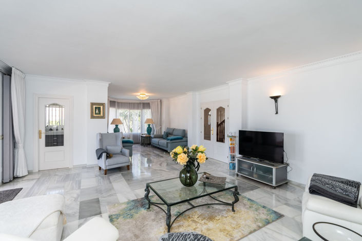 Image No.4-4 Bed Property for sale