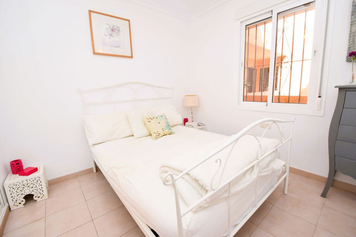 Image No.8-2 Bed Property for sale