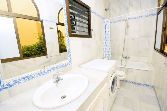 Image No.10-3 Bed Property for sale