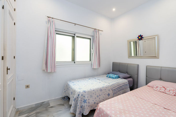 Image No.10-3 Bed Property for sale