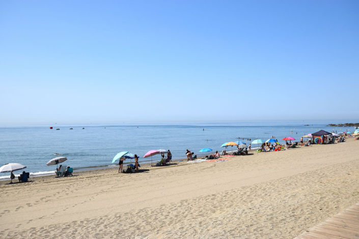 Image No.13-3 Bed Property for sale