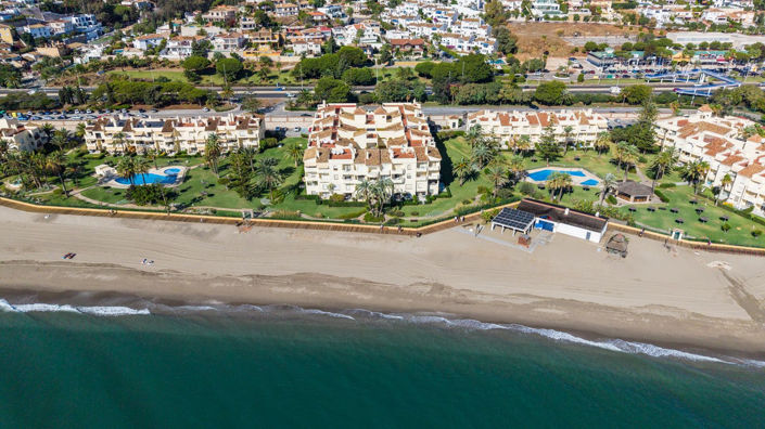 Image No.13-3 Bed Property for sale