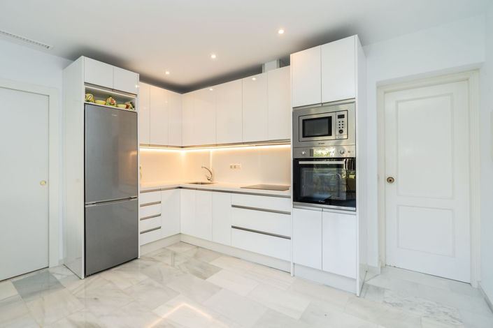 Image No.4-3 Bed Property for sale