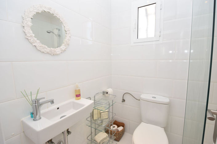 Image No.11-3 Bed Property for sale