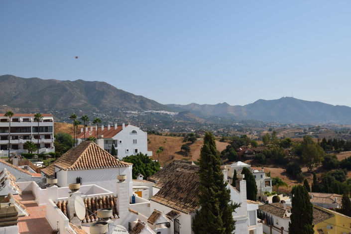 Image No.17-3 Bed Property for sale