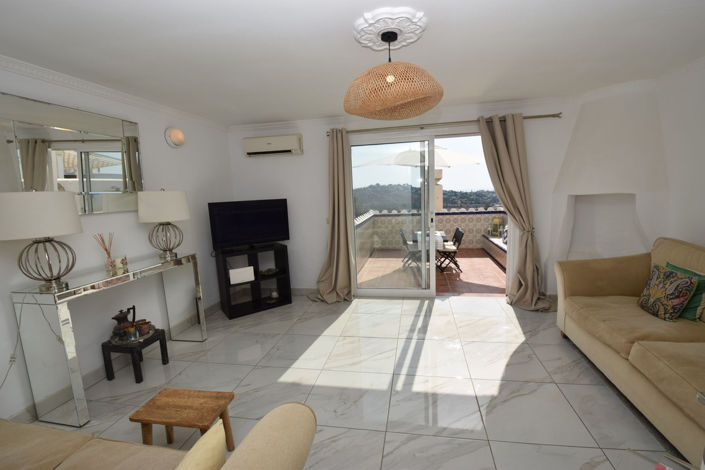 Image No.3-3 Bed Property for sale