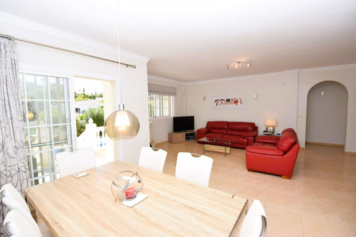 Image No.10-3 Bed Property for sale