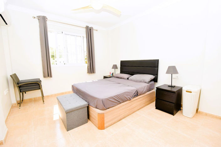 Image No.18-3 Bed Property for sale