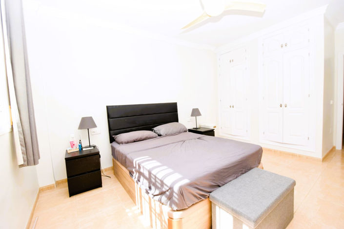 Image No.19-3 Bed Property for sale