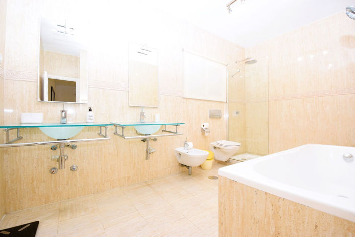 Image No.7-3 Bed Property for sale