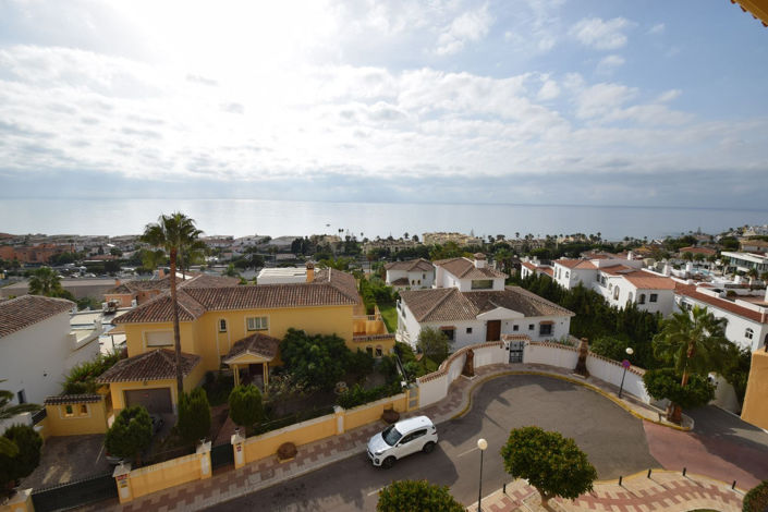 Image No.12-2 Bed Property for sale