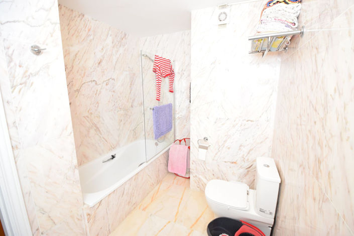 Image No.21-2 Bed Property for sale