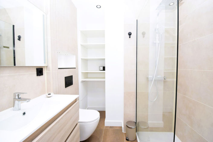 Image No.12-3 Bed Property for sale