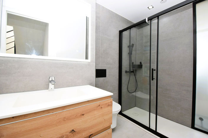 Image No.15-3 Bed Property for sale